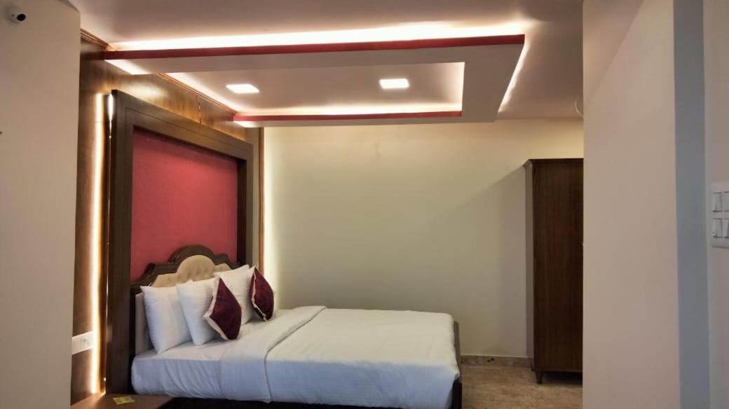 KSTDC Hotel Mayura Pine Top Nandi Hills Eksteriør billede