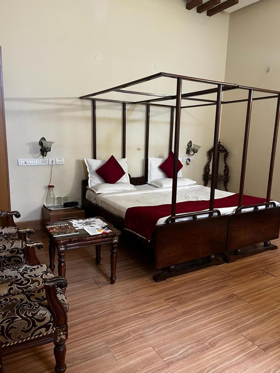 KSTDC Hotel Mayura Pine Top Nandi Hills Eksteriør billede