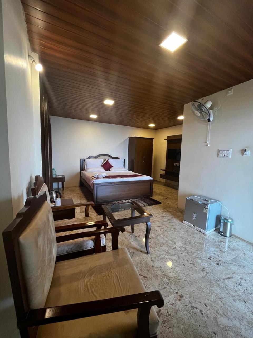 KSTDC Hotel Mayura Pine Top Nandi Hills Eksteriør billede