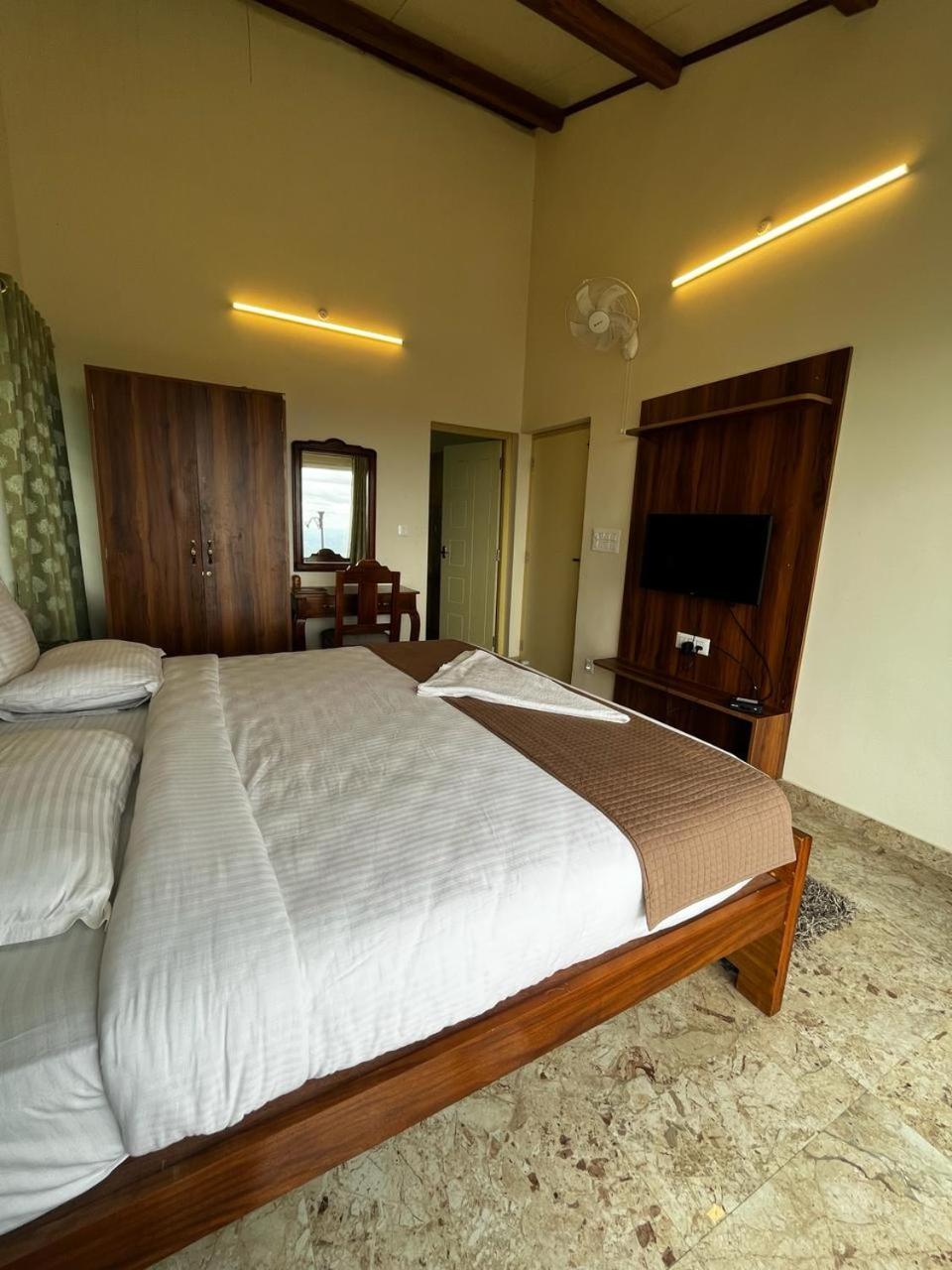 KSTDC Hotel Mayura Pine Top Nandi Hills Eksteriør billede